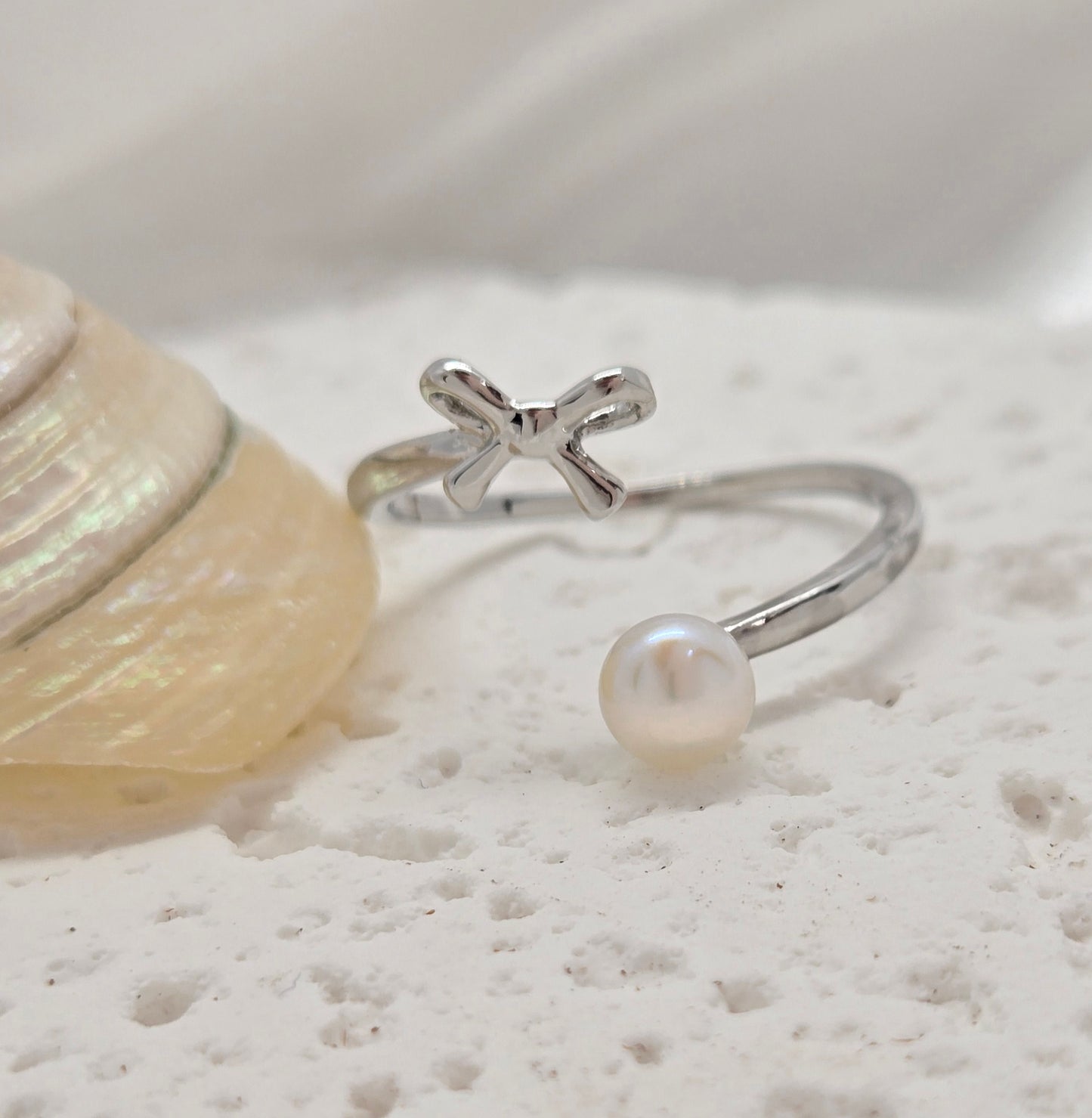Ribbon Pearl Ring
