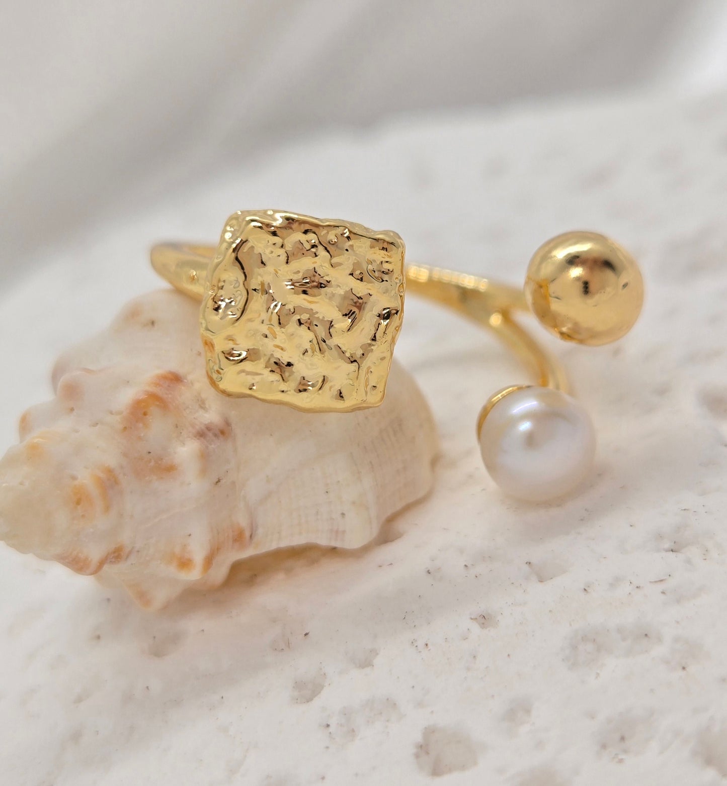 Terrain Pearl Ring