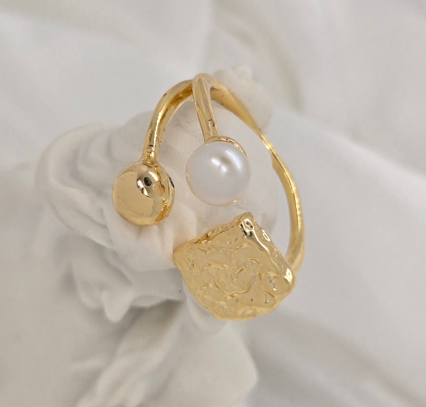 Terrain Pearl Ring