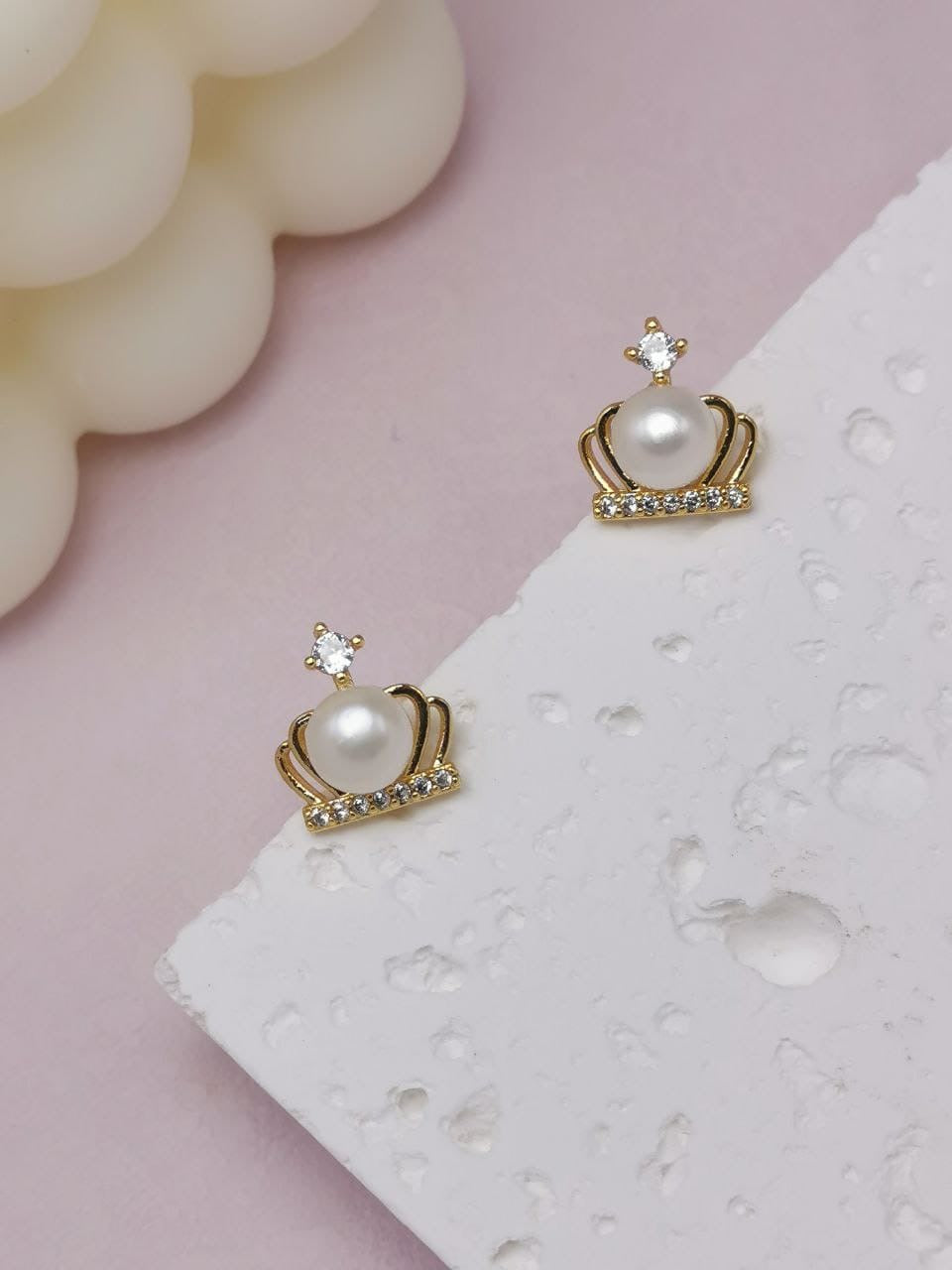 Queen Pearl Studs