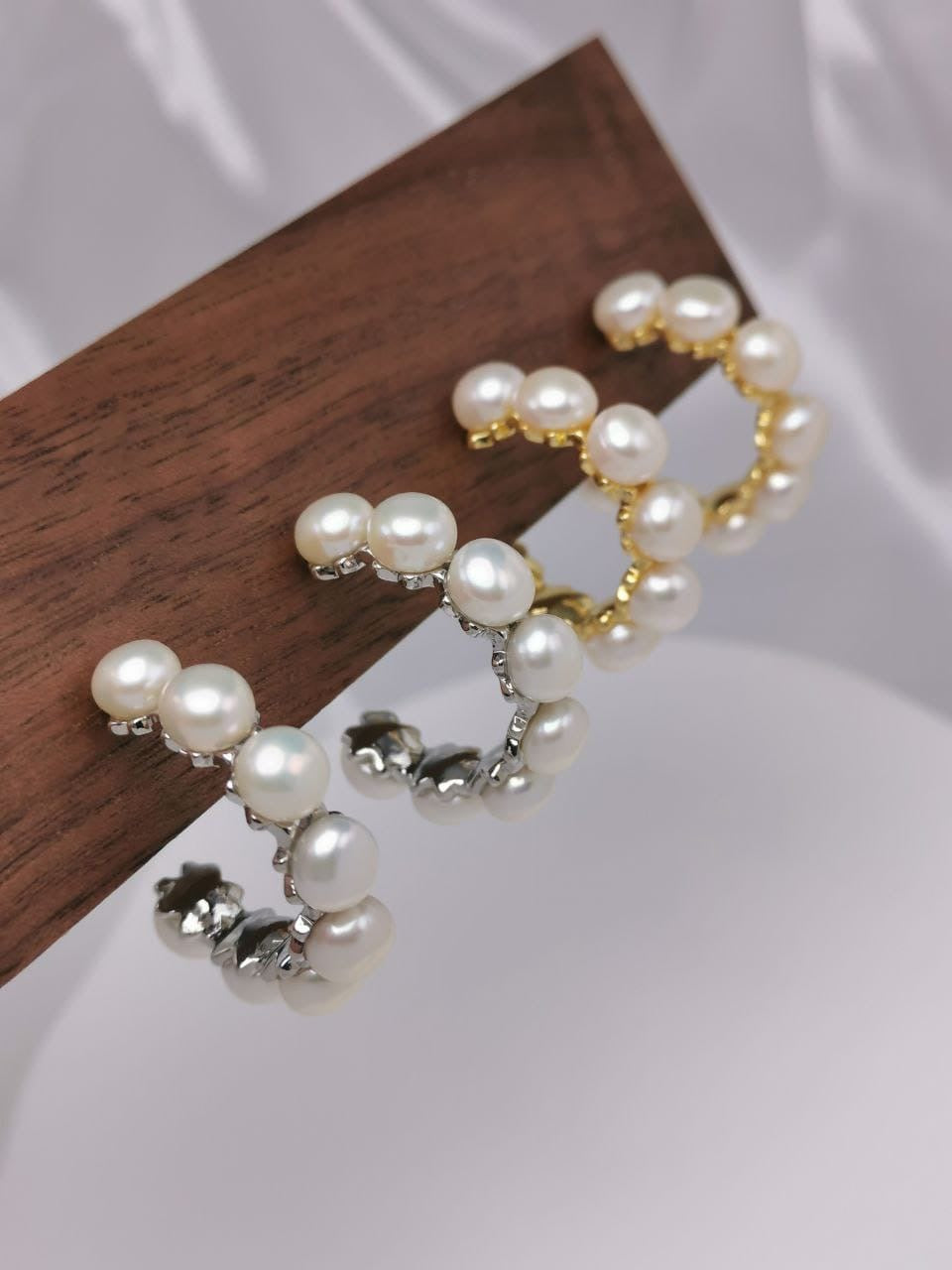 Pearls Hoop Earrings